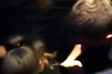 A nagyfaszú néger feketék úgy dugnak, mintha ez lenne az utolsó alkalom.