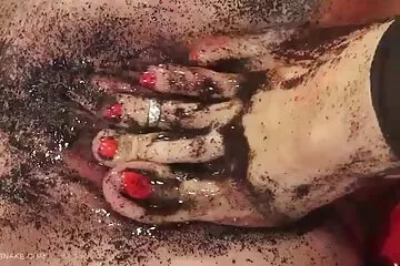 Pornó farok kiveres az intézet szállójában, elkaptak egy szobatársat, aki rángatózik.