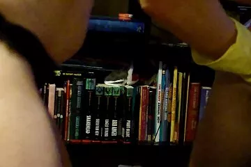 Fodrász nagyfasz porno otthon. Dupla szívesség a lánytól.