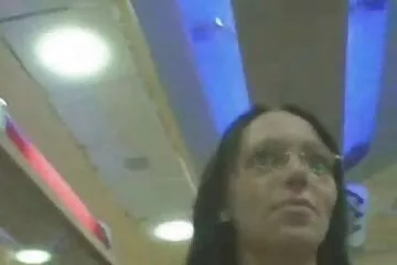 Dugd belém a farkad és tépd fel néger farkak a feszes fenekem a fürdőszobában!.