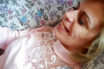 Rossz! Meg kellett kötöznöm, és egy szexgéphez kicsifasz kellett kötnöm.